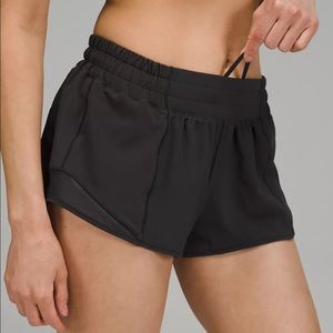 COPY - Lululemon Hotty Hot Low-Rise Lined Short 2.5"